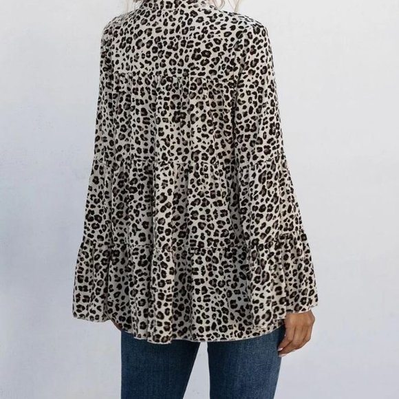 ❤️HP❤️ Leopard Print Bell Sleeve Top - Picture 4 of 4